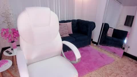 Snapshot of naomii_campbell_ chatting on March 2025 03:07:01 PM Naomi Campbell online show from March 2025 03:07:01 PM
