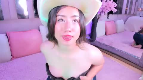 Snapshot of naomii_star chatting on January 2026 10:11:02 PM online show from January 2026 10:11:02 PM