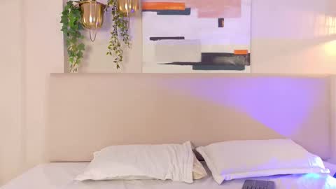 Naomi Klarc online show from November 2025 04:24:01 AM