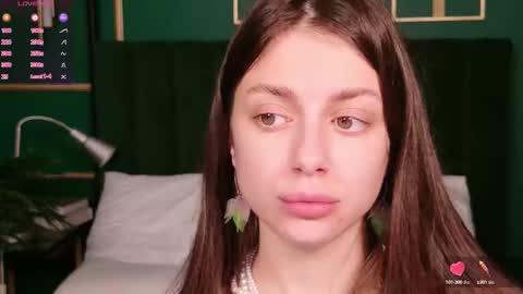 Naomi online show from September 2025 04:57:01 AM