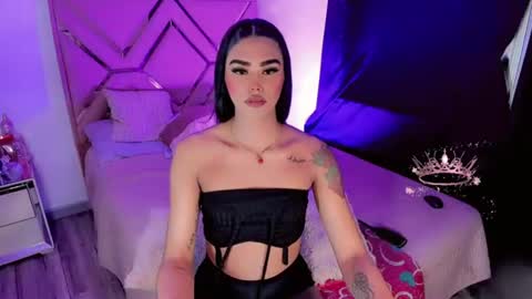 naomisaenz01 online show from July 2026 08:52:02 PM
