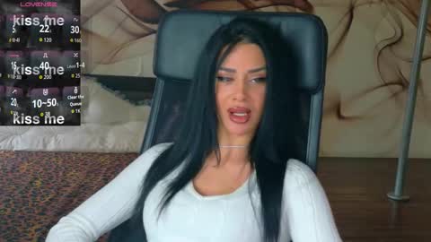 Snapshot of naomiscarlett chatting on October 2025 08:11:01 AM NaomiScarlett online show from October 2025 08:11:01 AM