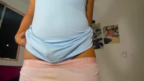 Snapshot of naomiwildburn chatting on February 2025 01:47:02 PM naomiwildburn online show from February 2025 01:47:02 PM