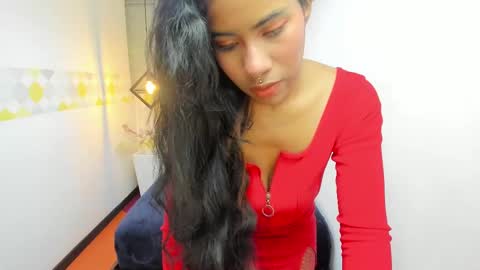 Snapshot of naomy__smith__ chatting on February 2025 12:17:01 PM N A O M Y online show from February 2025 12:17:01 PM