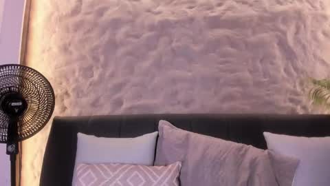 I am Naomy online show from February 2026 01:00:02 PM