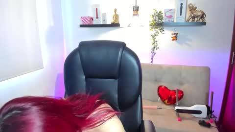 Snapshot of naomy_hot04 chatting on May 2026 08:36:01 PM naomy online show from May 2026 08:36:01 PM
