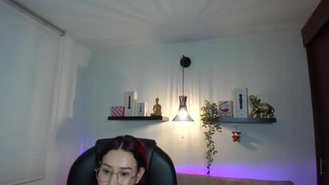 Snapshot of naomy_hot04 chatting on May 2026 01:57:16 AM naomy online show from May 2026 01:57:16 AM