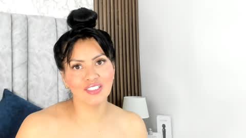 Snapshot of naomy_smithx chatting on January 2025 10:39:01 PM Naomy Smith online show from January 2025 10:39:01 PM