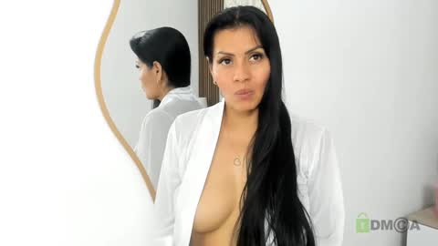 Snapshot of naomy_smithx chatting on February 2025 10:42:02 PM Naomy Smith online show from February 2025 10:42:02 PM