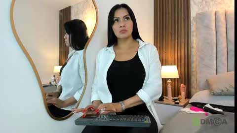 Snapshot of naomy_smithx chatting on March 2025 06:43:02 PM Naomy Smith online show from March 2025 06:43:02 PM