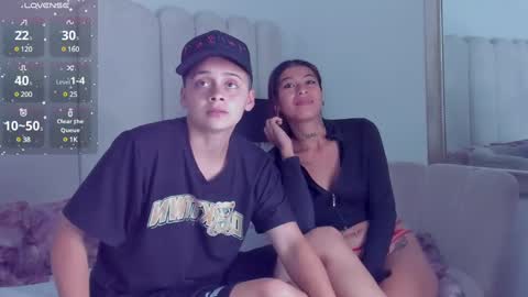 Snapshot of naomyanddany chatting on March 2025 04:08:02 AM NaomyAndDany online show from March 2025 04:08:02 AM