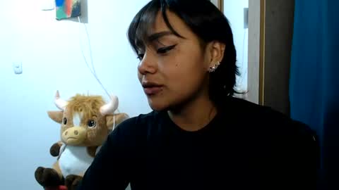 Snapshot of naomylux1 chatting on July 2026 02:05:17 AM naomylux1 online show from July 2026 02:05:17 AM