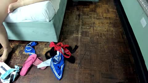 Naomy online show from December 2025 06:48:02 PM