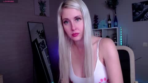Snapshot of nastasya_cute chatting on January 2025 04:58:01 AM Nastya online show from January 2025 04:58:01 AM