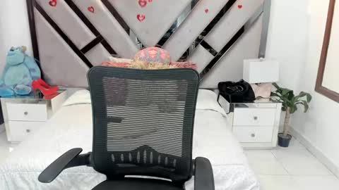 natalia5560 online show from November 2025 02:06:02 PM