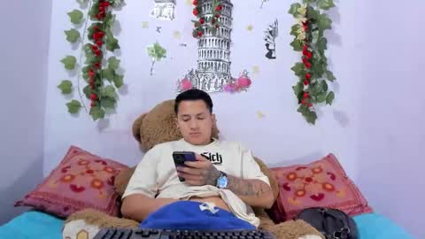 Snapshot of nataliaandjulliam chatting on September 2025 07:42:01 AM nataliaandjulliam online show from September 2025 07:42:01 AM