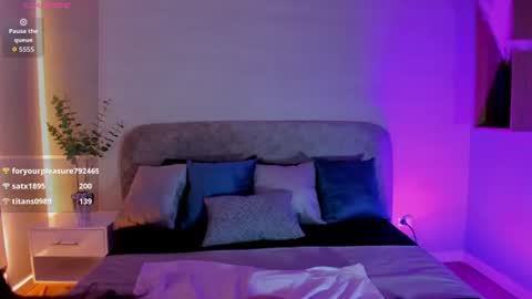 Snapshot of natalie_blaze chatting on June 2026 01:05:02 AM NATALIE BLAZE online show from June 2026 01:05:02 AM