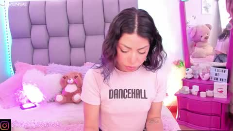       online show from December 2024 04:03:01 PM