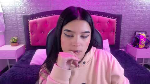 natalie  online show from February 2026 03:32:02 AM