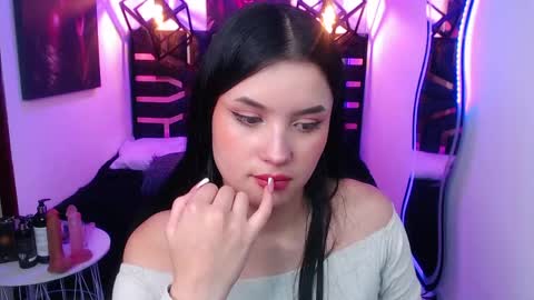 natalie  online show from May 2026 07:56:02 PM