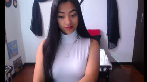 Nataly Escobar online show from January 2025 01:54:01 PM