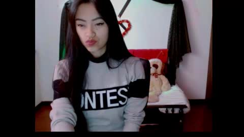 Nataly Escobar online show from March 2025 12:05:02 PM