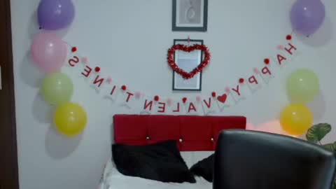 Nataly Escobar online show from September 2025 12:05:01 PM