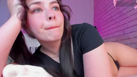 Snapshot of natalyhayes chatting on May 2026 11:05:01 AM Nataly online show from May 2026 11:05:01 AM