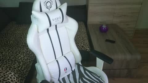 Natalli online show from December 2024 06:19:02 PM