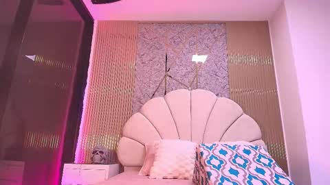 Snapshot of natasha_luna_ chatting on October 2025 07:15:02 PM Natasha online show from October 2025 07:15:02 PM