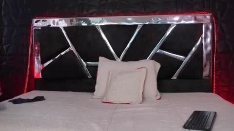 Natasha Vesper  online show from November 2025 12:15:01 PM