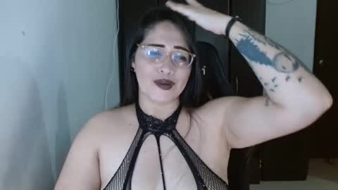 Natasha Smithe  online show from November 2025 01:06:01 AM