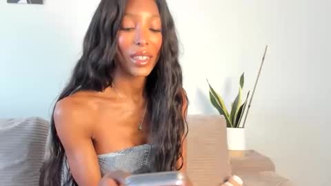 Natassia Dreams online show from February 2026 06:48:01 PM