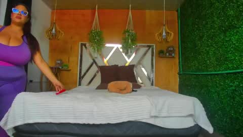 nathalia_correa online show from May 2026 05:19:02 PM