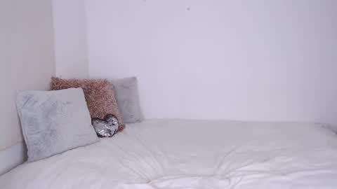 Nathalia    online show from March 2025 05:29:02 AM