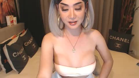 Snapshot of nathaliehuges chatting on October 2025 07:41:02 AM Goddess Nathalie online show from October 2025 07:41:02 AM