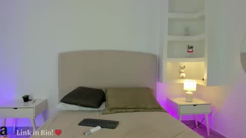 NATHALY  online show from January 2026 10:40:01 AM