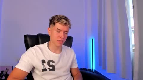 Nathan online show from November 2025 08:21:02 PM