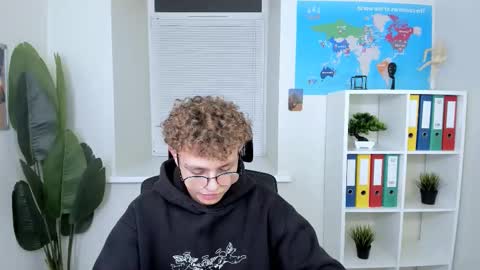 Nathan online show from November 2025 02:57:02 PM