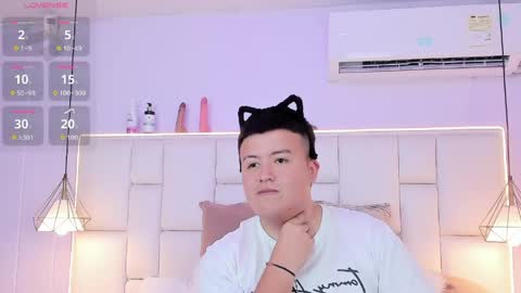 Snapshot of nathaniel_stone chatting on April 2026 06:19:01 PM Nathaniel online show from April 2026 06:19:01 PM