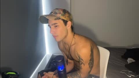 native_boy2 online show from March 2026 09:38:02 PM