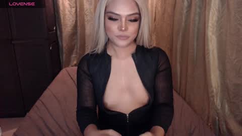 Snapshot of nativedoll chatting on December 2024 08:51:02 AM Athena online show from December 2024 08:51:02 AM