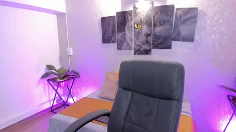 Natalia online show from November 2025 04:57:02 AM