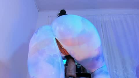 Sophia online show from April 2026 12:43:01 PM