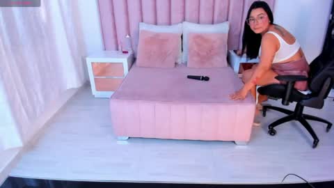 Sophia online show from April 2026 06:56:02 PM