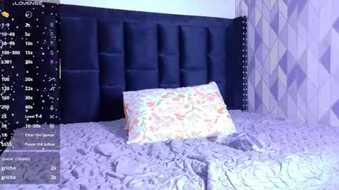 Gwen  online show from October 2025 07:56:01 PM