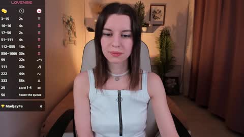 Snapshot of naturelly chatting on December 2024 02:05:02 PM Melisa  FOLLOW ME  online show from December 2024 02:05:02 PM