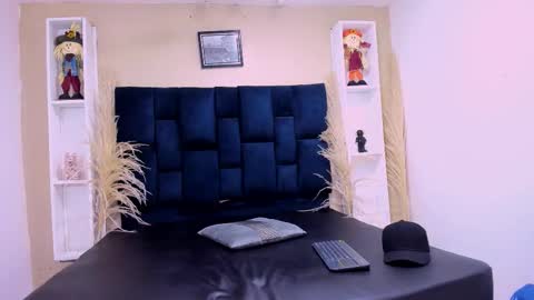 natzuki_ online show from November 2025 11:42:02 AM