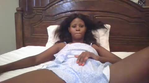 Snapshot of naughty_babe000 chatting on November 2025 10:48:02 AM alisha online show from November 2025 10:48:02 AM