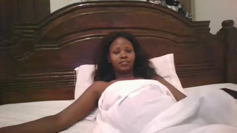 Snapshot of naughty_babe000 chatting on November 2025 06:33:01 AM alisha online show from November 2025 06:33:01 AM